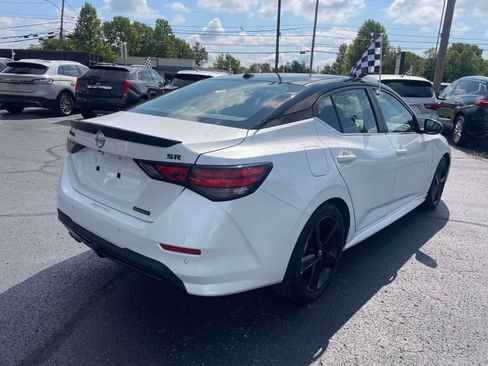 Used 2022 Nissan Sentra SR w/ Midnight Edition FWD image 9