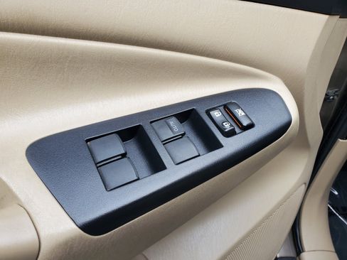 Used 2012 Toyota Tacoma PreRunner w/ SR5 Pkg image 11