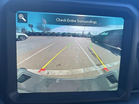 Used 2022 Jeep Gladiator Overland image 11