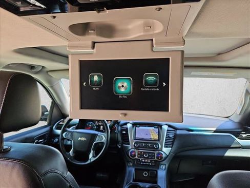 Used 2017 Chevrolet Suburban LT RWD image 15