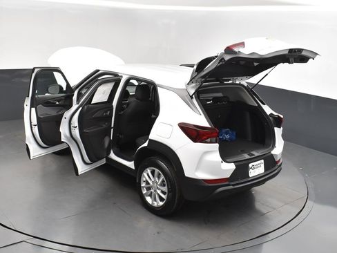 New 2025 Chevrolet TrailBlazer LS w/ LS Convenience Package image 2