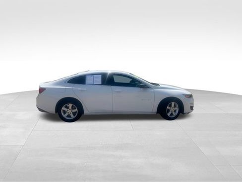 Used 2022 Chevrolet Malibu LS FWD image 11
