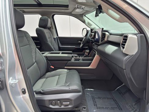 Used 2022 Toyota Tundra Limited AWD/4WD image 16