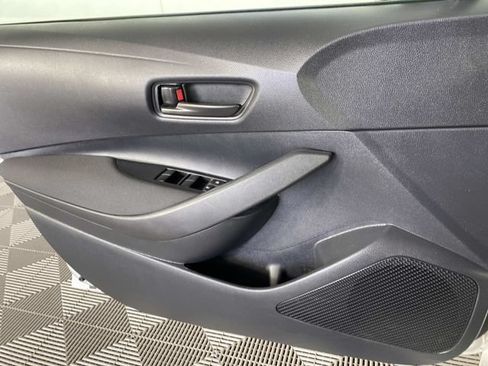Used 2025 Toyota Corolla LE FWD image 21