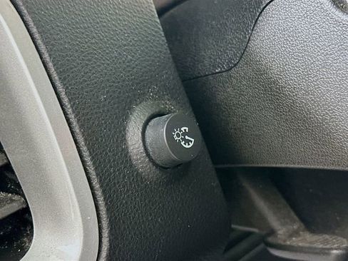 Used 2015 Chevrolet Equinox LT w/ Driver Convenience Package image 11