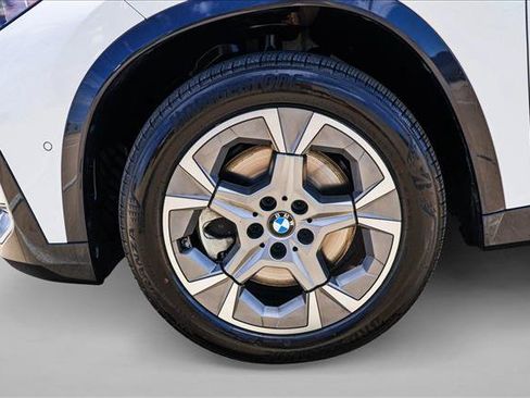 Used 2026 BMW X1 xDrive28i AWD/4WD image 9