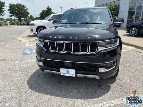 Used 2024 Jeep Wagoneer L Series II w/ Flexible Seating Group AWD/4WD image 10
