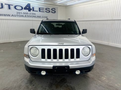 Used 2014 Jeep Patriot Sport image 2