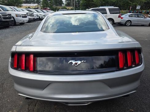 Used 2016 Ford Mustang Coupe RWD image 6