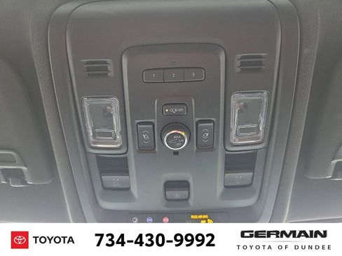 Used 2022 Chevrolet Suburban LT w/ LT Signature Package image 33