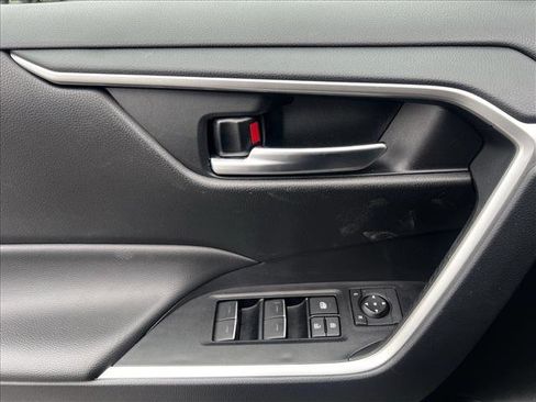 Used 2025 Toyota RAV4 XLE image 11