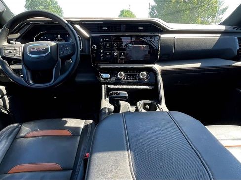 Used 2025 GMC Sierra 1500 AT4 w/ AT4 Premium Package AWD/4WD image 12