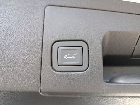 New 2026 Cadillac XT5 Luxury AWD/4WD image 17