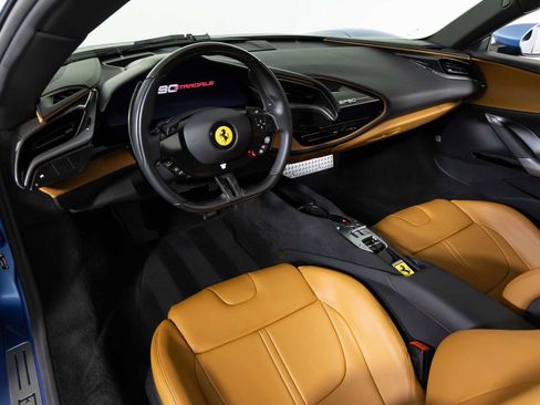 Used 2022 Ferrari SF90 Stradale image 5