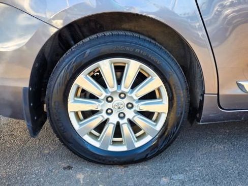 Used 2017 Toyota Sienna XLE Premium w/ Cargo Management Package image 45