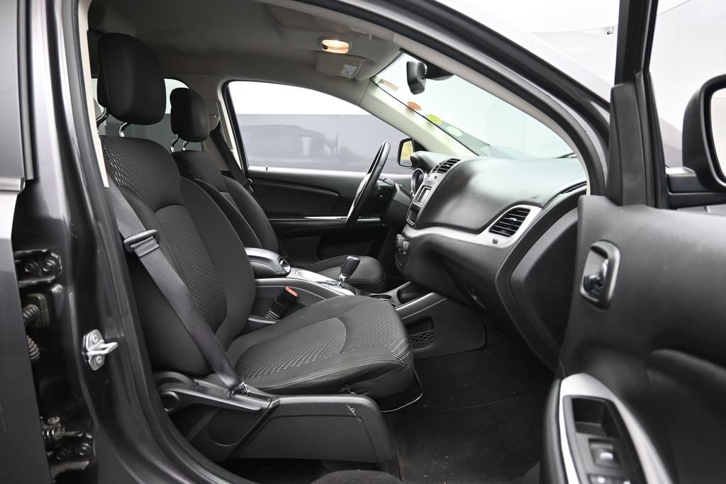 Used 2019 Dodge Journey SE w/ Connectivity Group FWD image 27