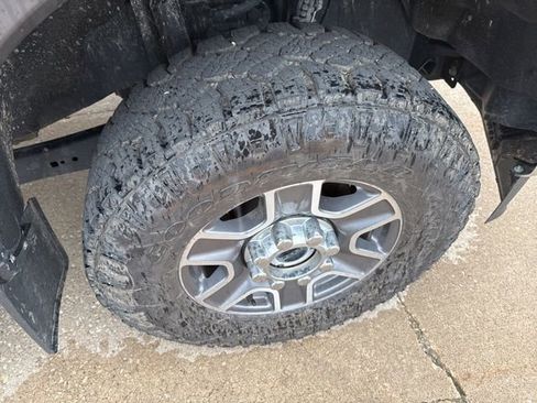 Used 2023 Ford F250 Lariat image 25