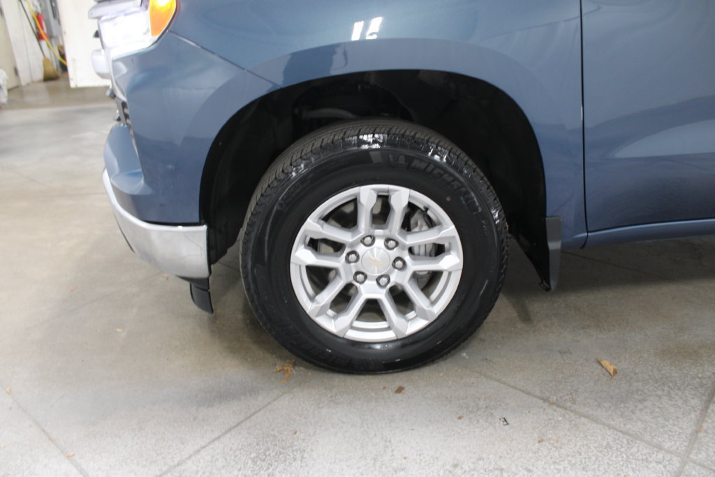 Used 2024 Chevrolet Silverado 1500 LT AWD/4WD image 14
