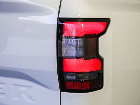 New 2025 Nissan Frontier SV image 7