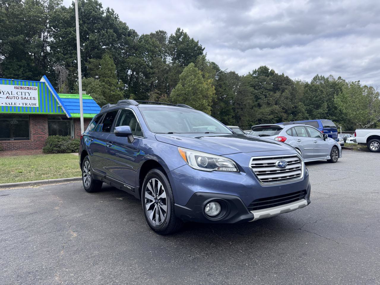 Used 2015 Subaru Outback 2.5i Limited AWD/4WD image 3
