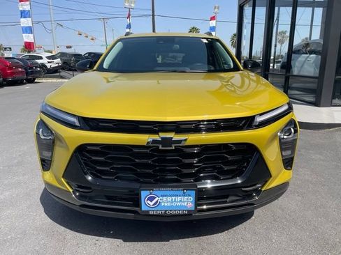 Used 2025 Chevrolet Trax ACTIV w/ Driver Confidence Package FWD image 2