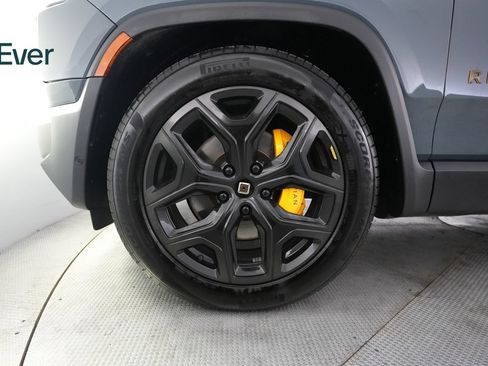 Used 2025 Rivian R1S Premium Dual AWD/4WD image 19