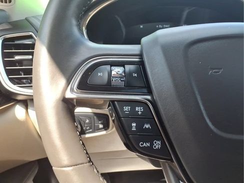 Used 2019 Lincoln Nautilus Reserve AWD/4WD image 15