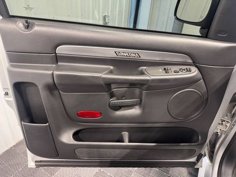 Used 2005 Dodge Ram 1500 Truck SLT w/ Daytona Edition Group AWD/4WD image 8