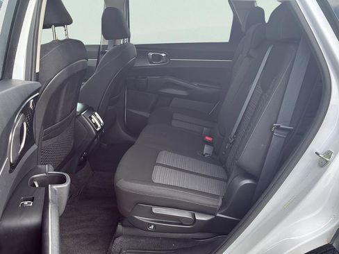 Used 2023 Kia Sorento LX FWD image 25