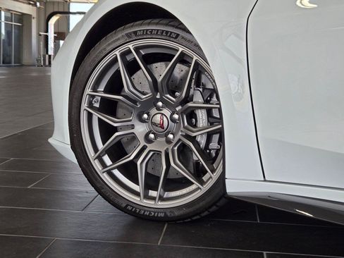 Used 2025 Chevrolet Corvette Z06 RWD image 10