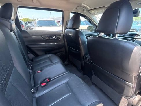 Used 2017 Nissan Rogue SL FWD image 22