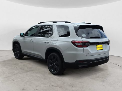 New 2026 Honda Pilot Sport image 7