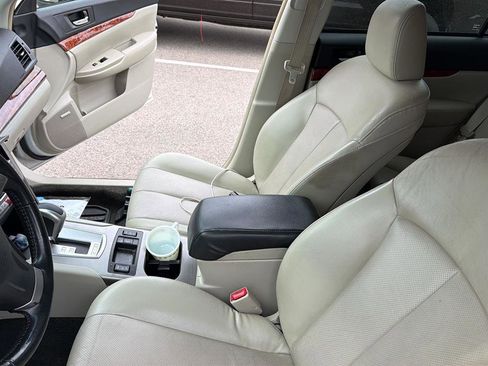 Used 2012 Subaru Outback 3.6R Limited w/ Moonroof Pkg AWD/4WD image 18