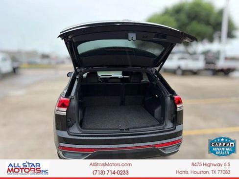 Used 2020 Volkswagen Atlas Cross Sport SE FWD image 11