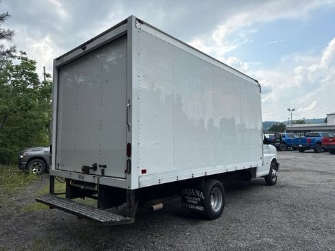 Used 2022 Chevrolet Express 3500 w/ Power Convenience Package RWD image 8