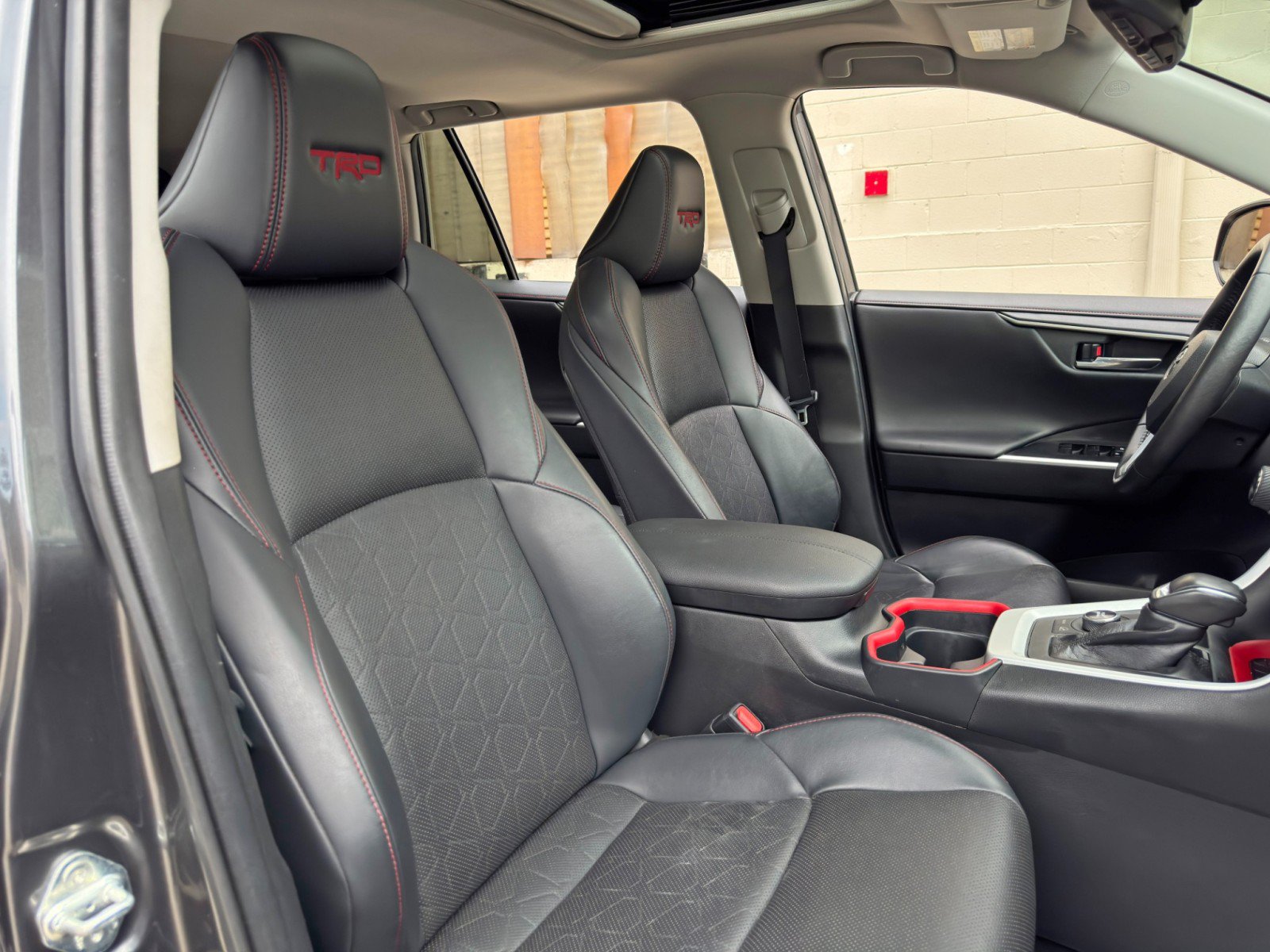 Used 2020 Toyota RAV4 TRD Off-Road AWD/4WD image 35