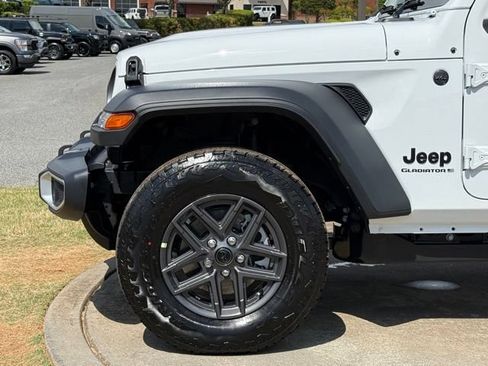 New 2026 Jeep Gladiator Sport AWD/4WD image 12
