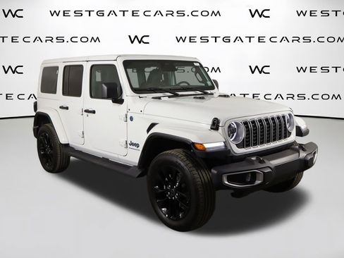 Used 2025 Jeep Wrangler Unlimited Sahara AWD/4WD image 47