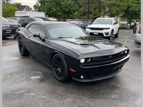 Used 2018 Dodge Challenger R/T w/ Performance Handling Group RWD image 1
