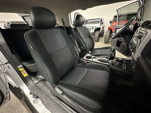 Used 2007 Toyota FJ Cruiser 4WD image 33