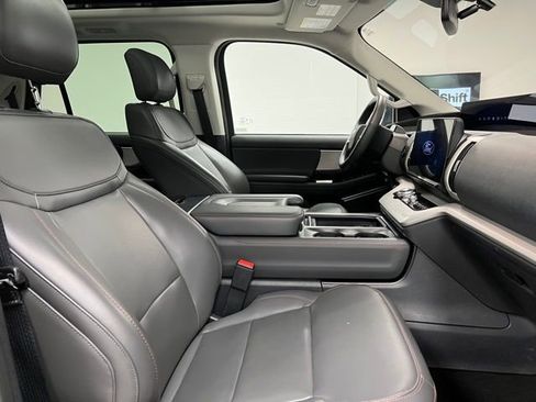 Used 2025 Ford Expedition Active AWD/4WD image 53