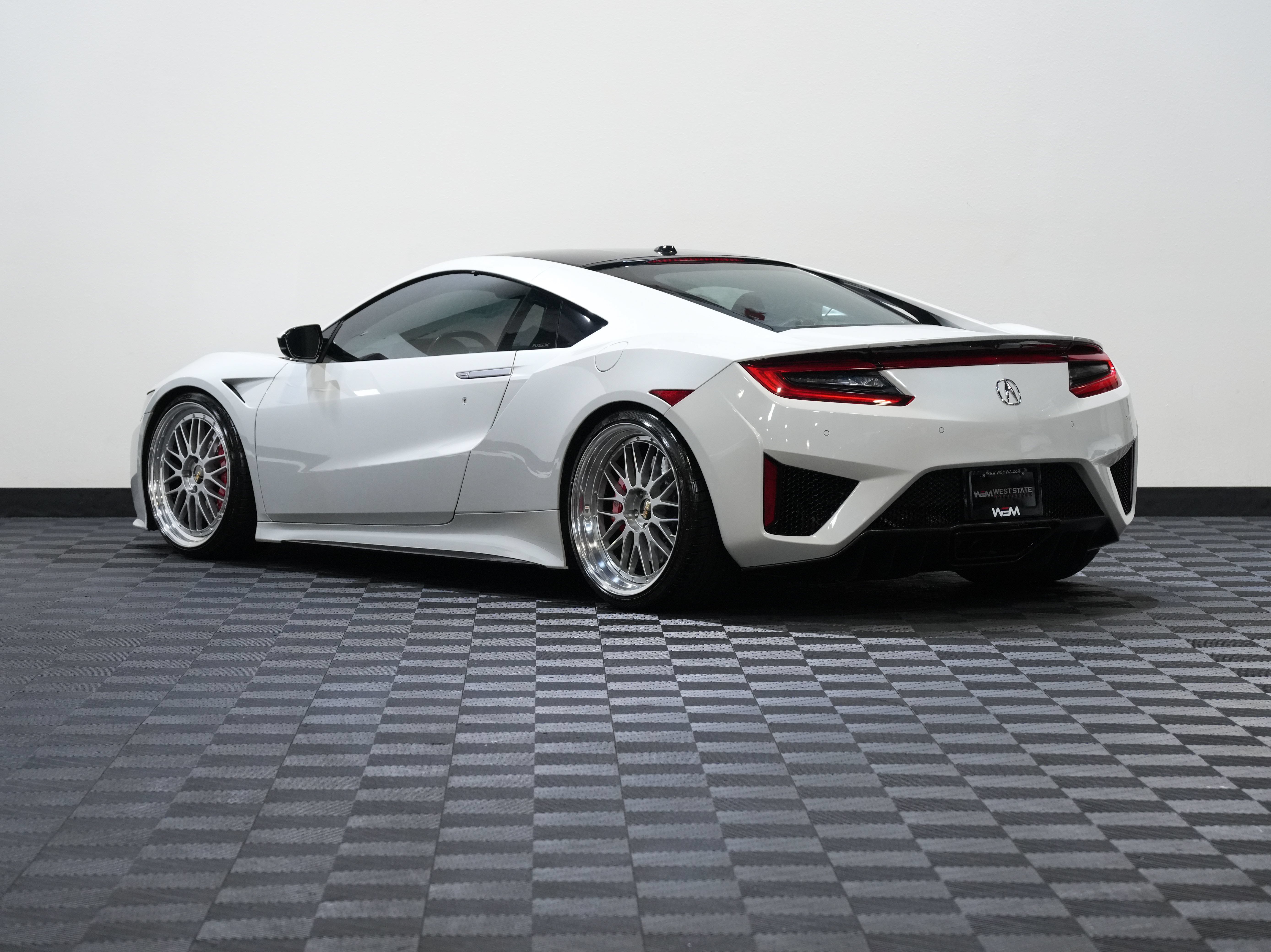 Used 2017 Acura NSX AWD/4WD image 8