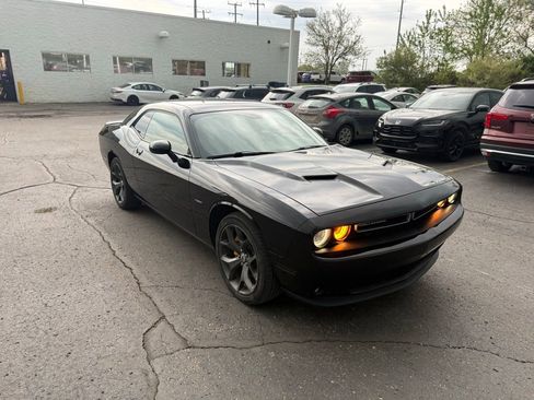 Used 2018 Dodge Challenger R/T Plus RWD image 4