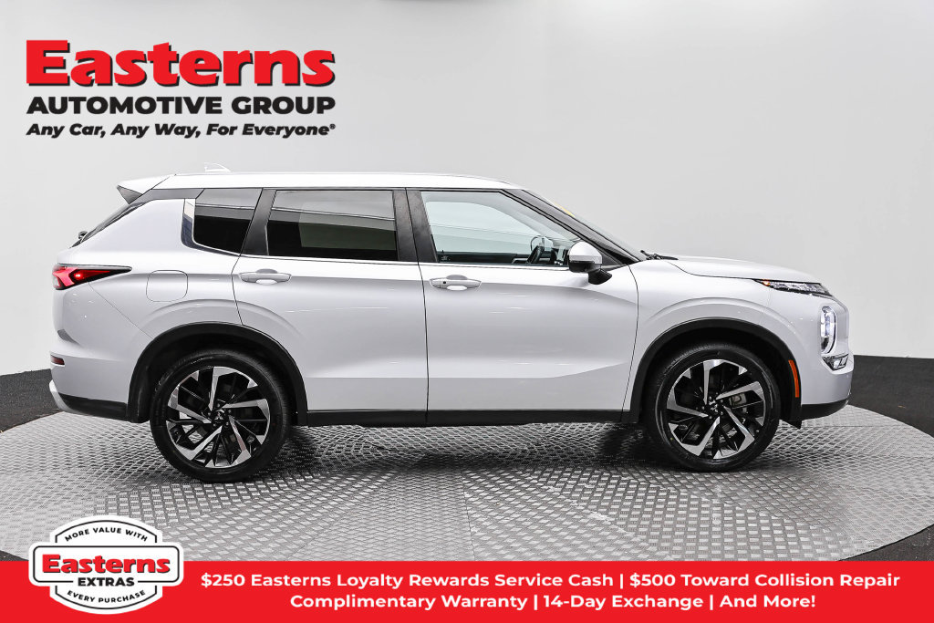 Used 2024 Mitsubishi Outlander SE FWD image 5