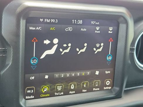 Used 2022 Jeep Wrangler Unlimited Sahara AWD/4WD image 23