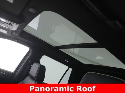 Used 2023 GMC Yukon SLT w/ SLT Premium Package AWD/4WD image 18