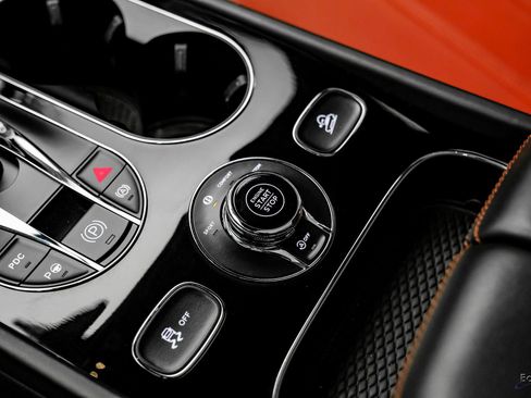 Used 2019 Bentley Bentayga image 76