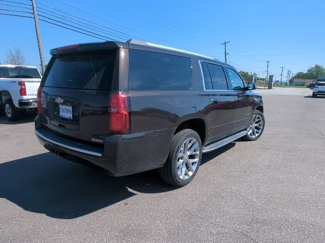 Used 2018 Chevrolet Suburban Premier AWD/4WD image 30