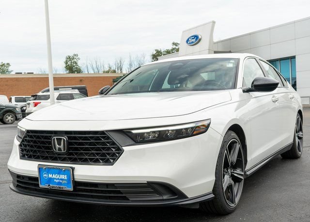 Used 2023 Honda Accord Sport image 2