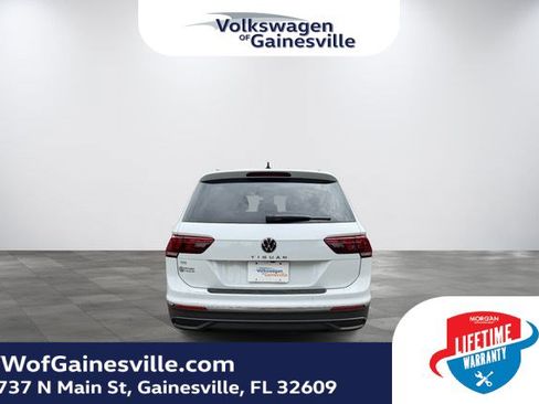 Certified 2022 Volkswagen Tiguan SE FWD image 4